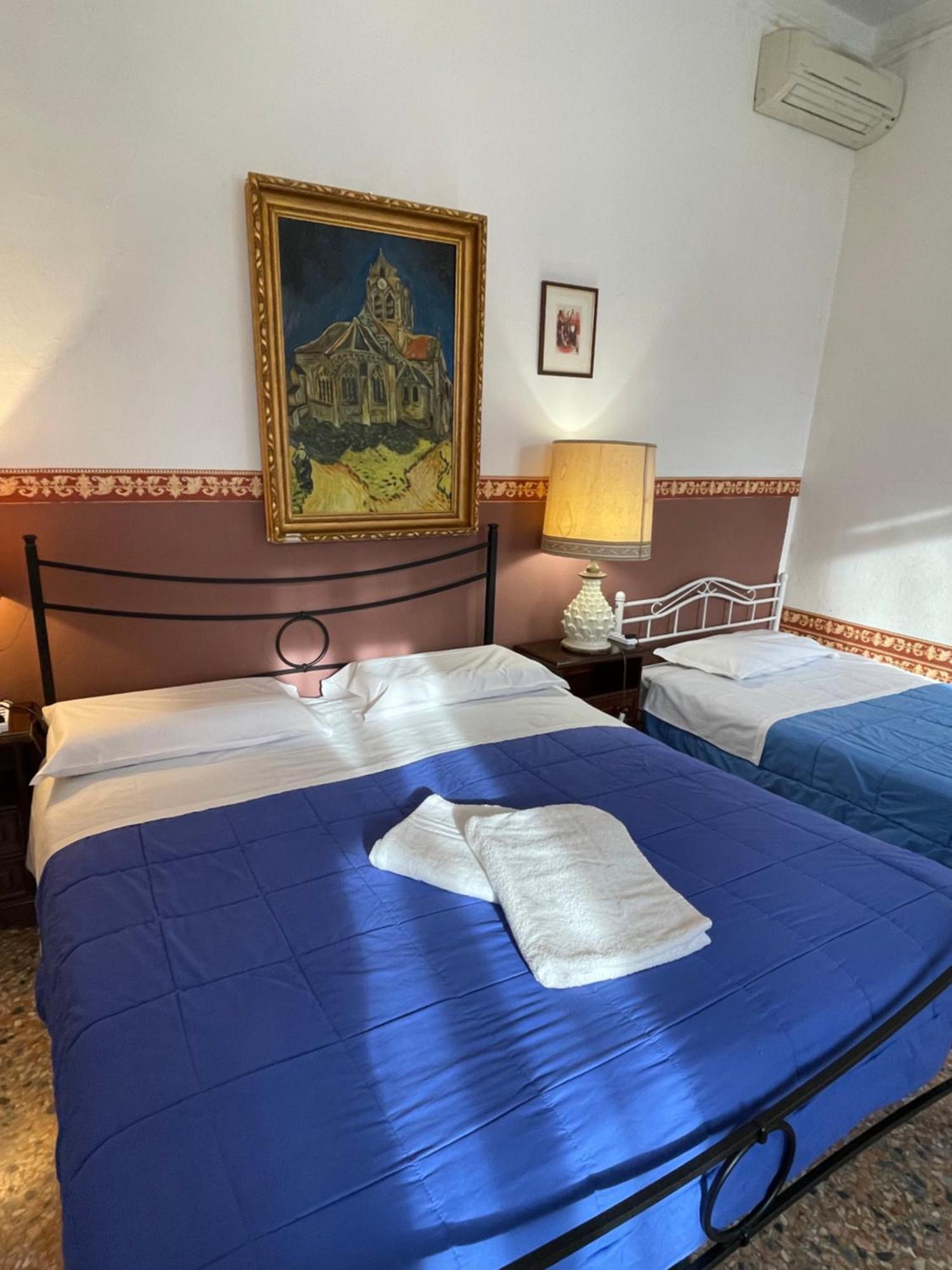 Princess Guest House Canal View Venice Exterior photo