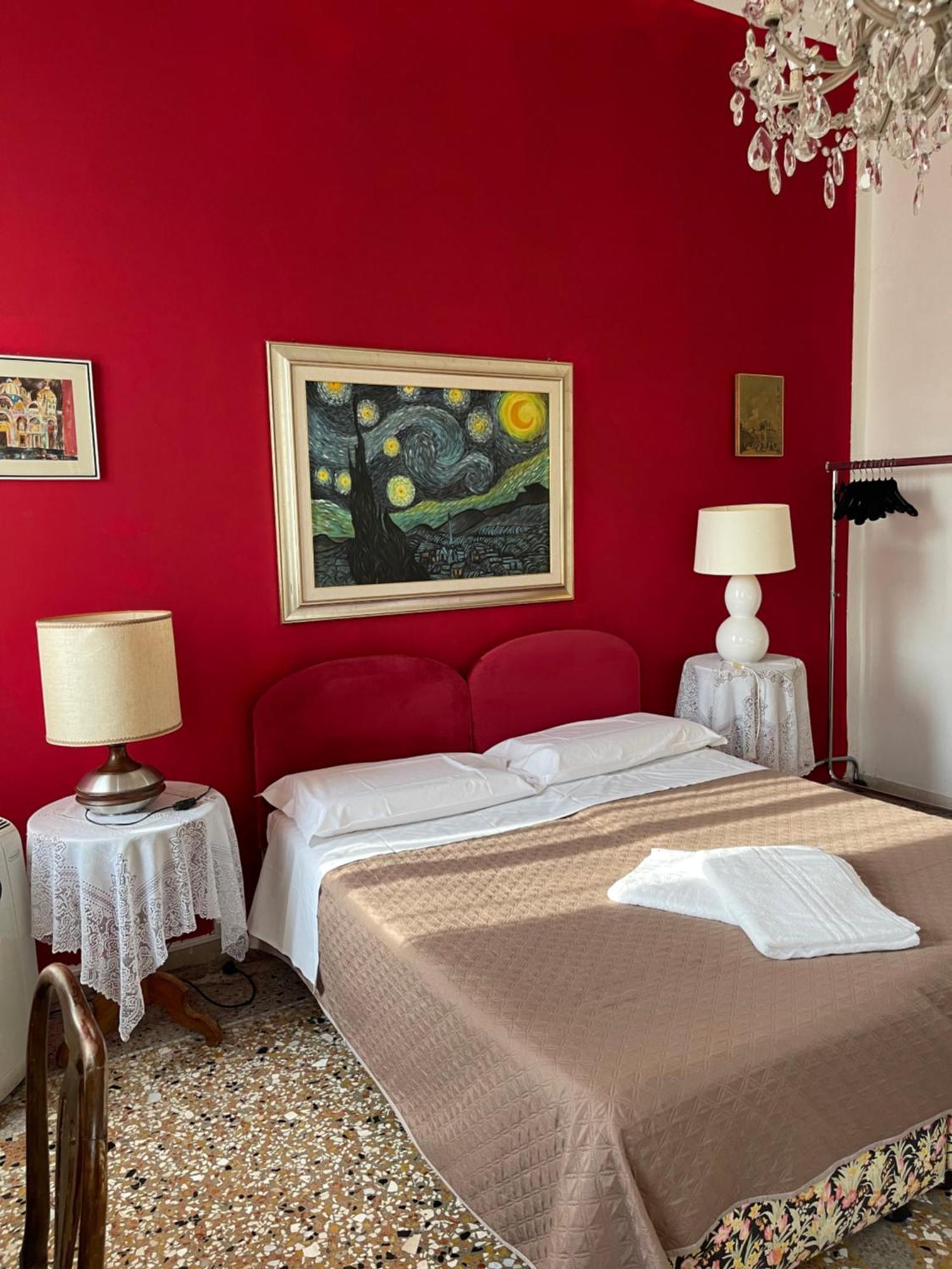 Princess Guest House Canal View Venice Exterior photo