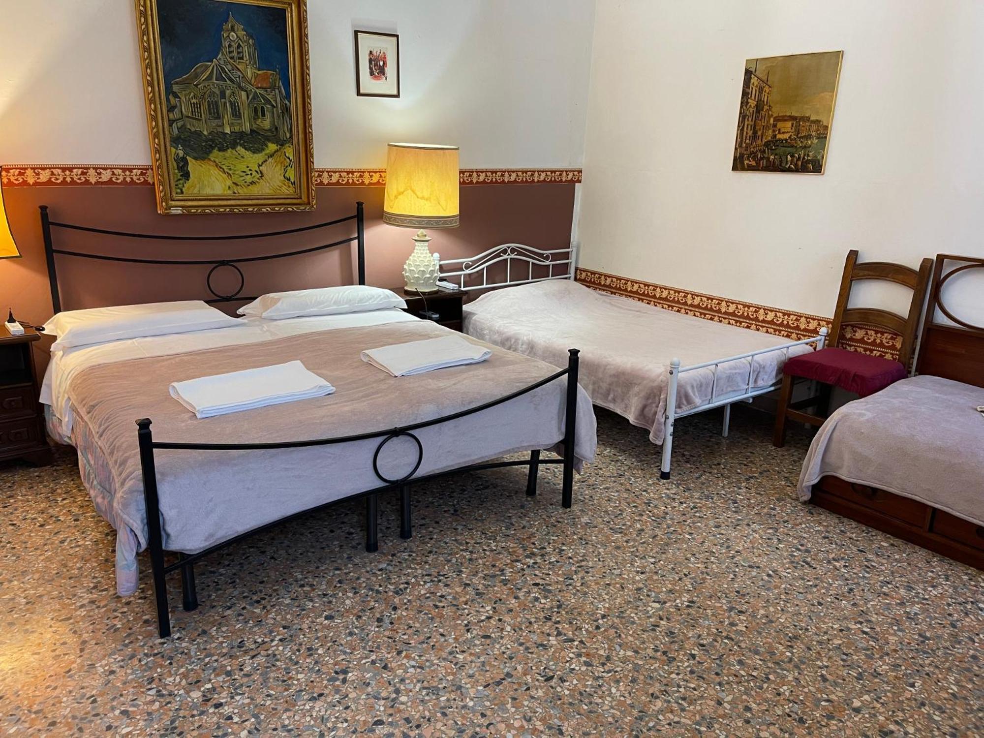 Princess Guest House Canal View Venice Exterior photo
