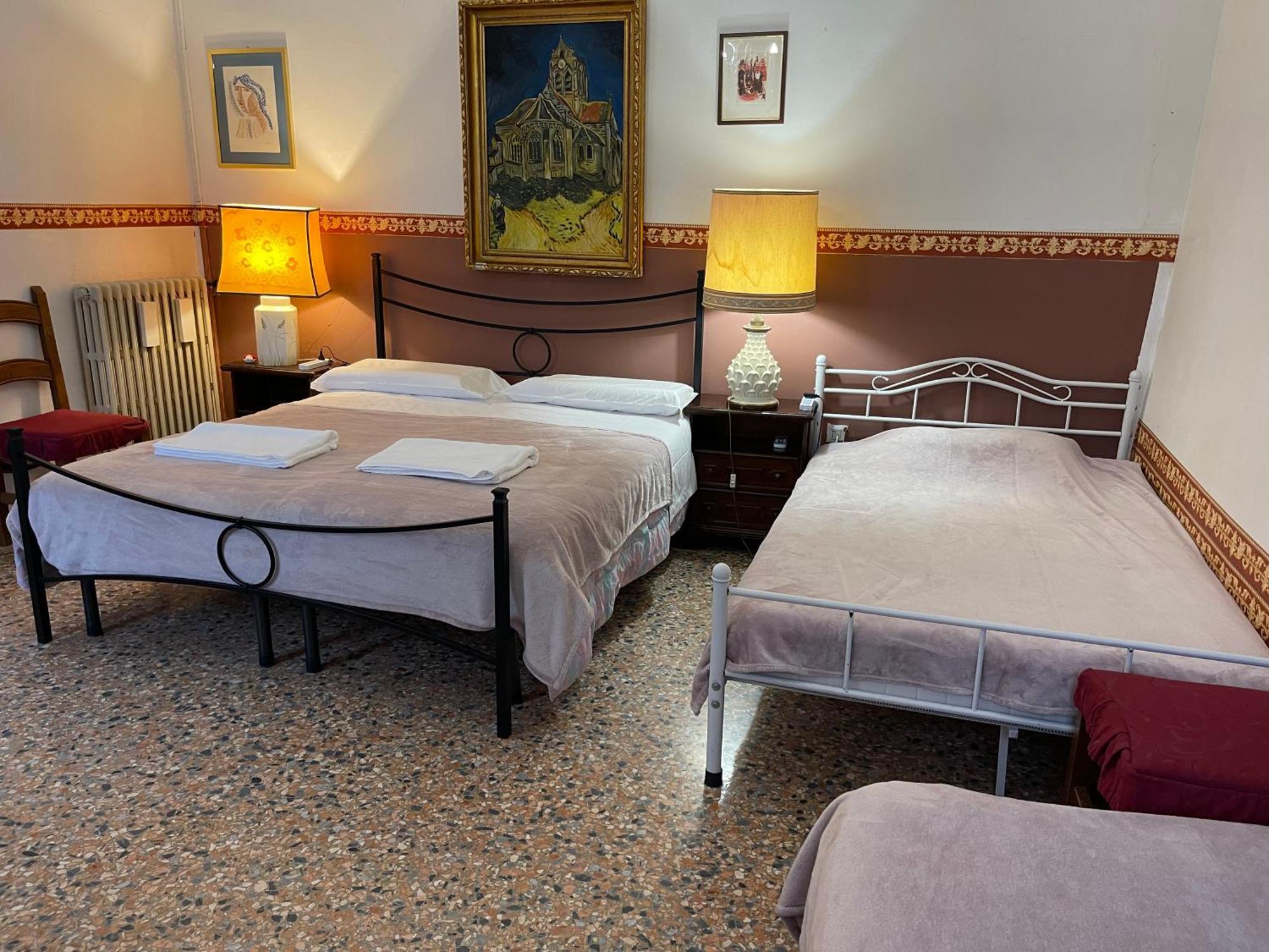 Princess Guest House Canal View Venice Exterior photo