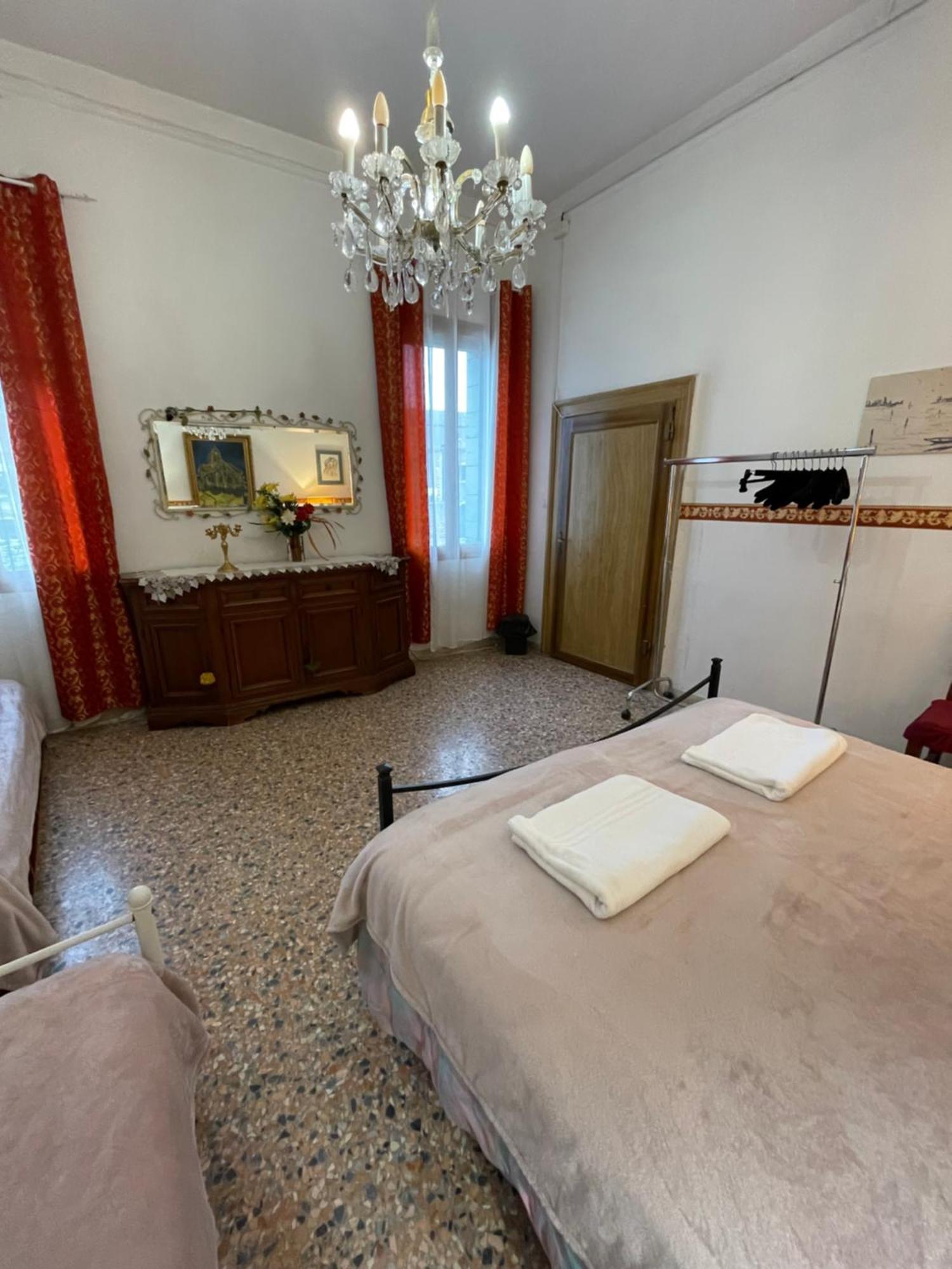 Princess Guest House Canal View Venice Exterior photo
