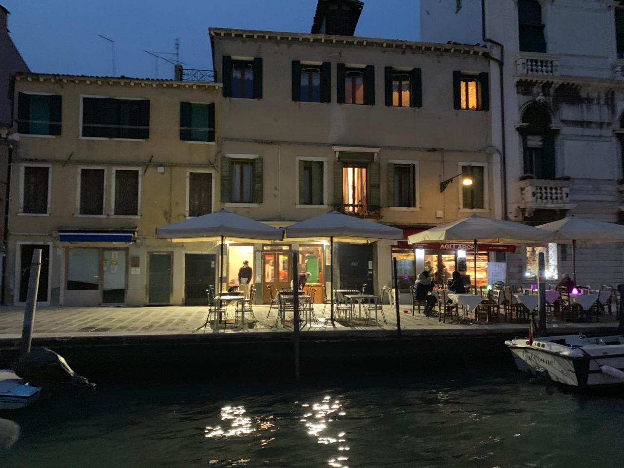 Princess Guest House Canal View Venice Exterior photo