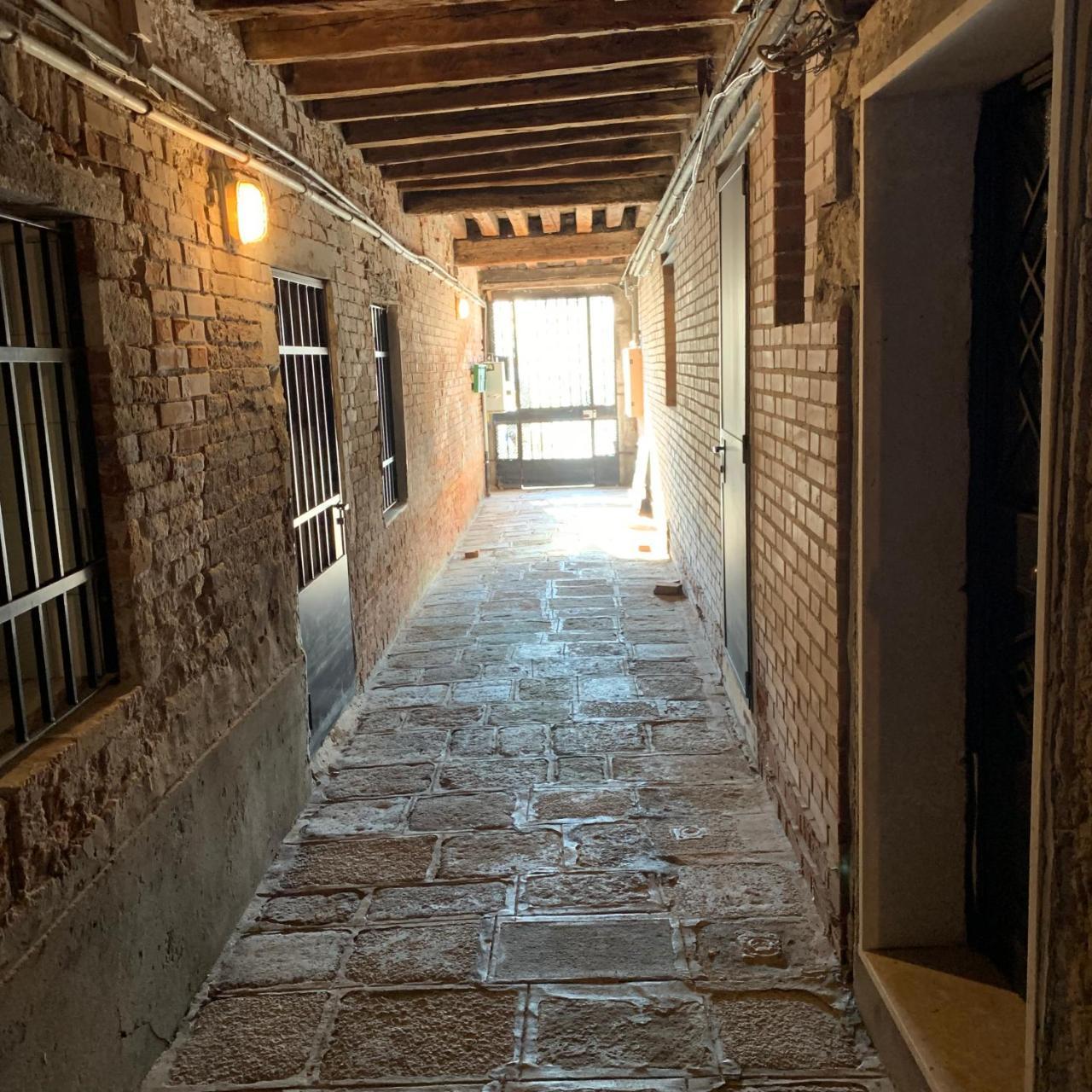 Princess Guest House Canal View Venice Exterior photo